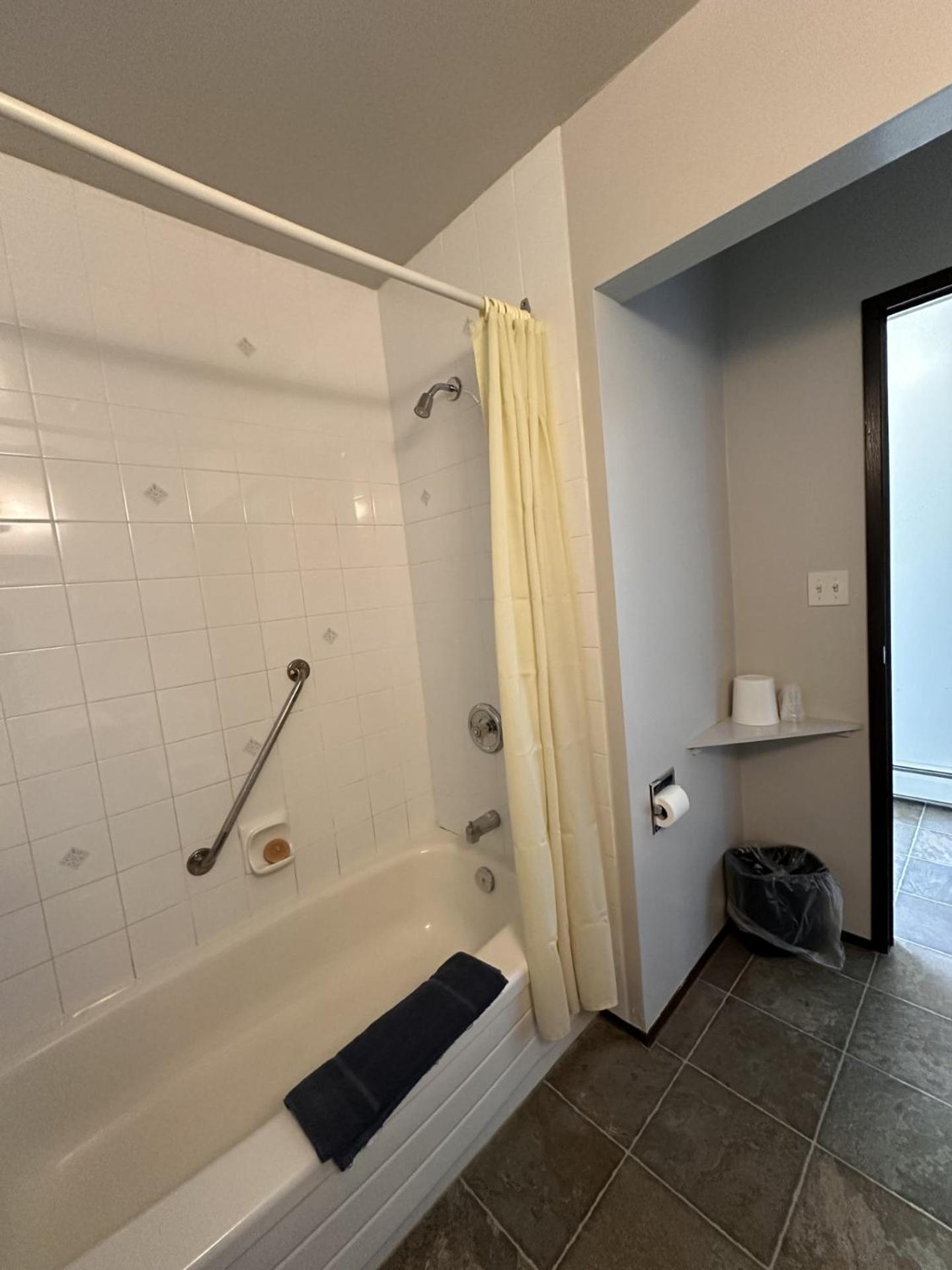 Howard Johnson By Wyndham Edson Esterno foto